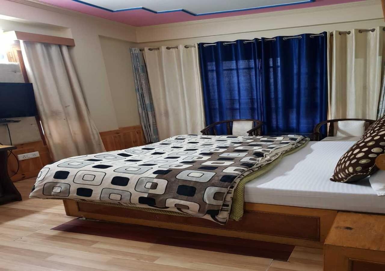 Hotel Apple Regency Шимла Екстериор снимка