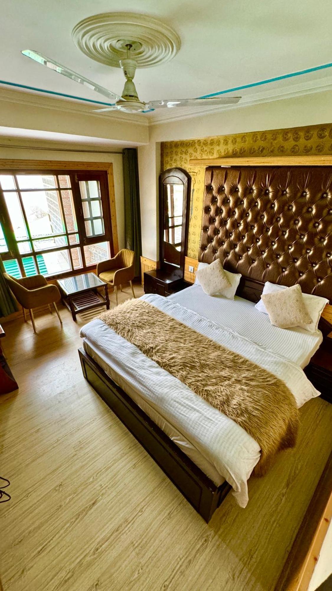 Hotel Apple Regency Шимла Екстериор снимка