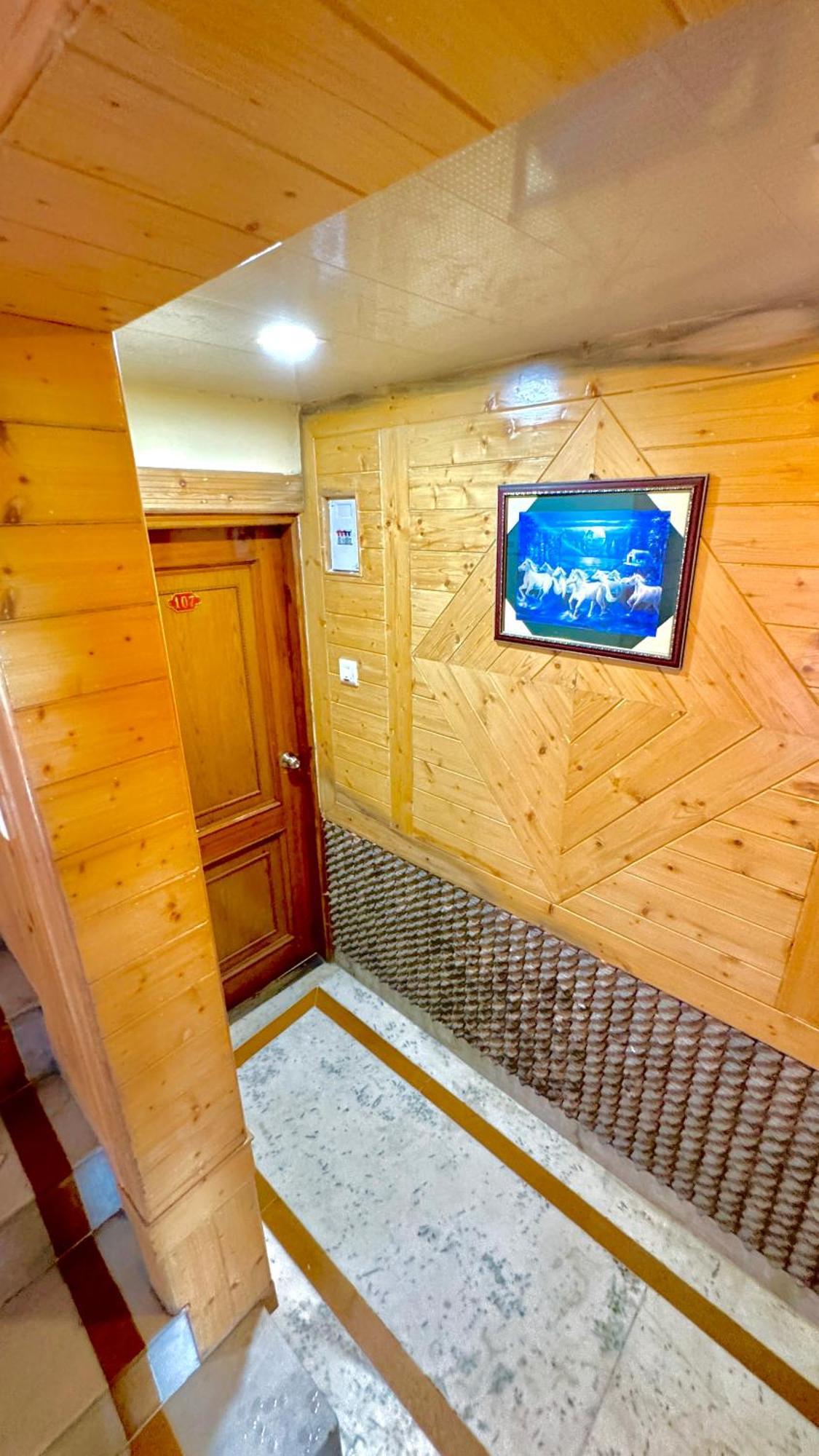 Hotel Apple Regency Шимла Екстериор снимка