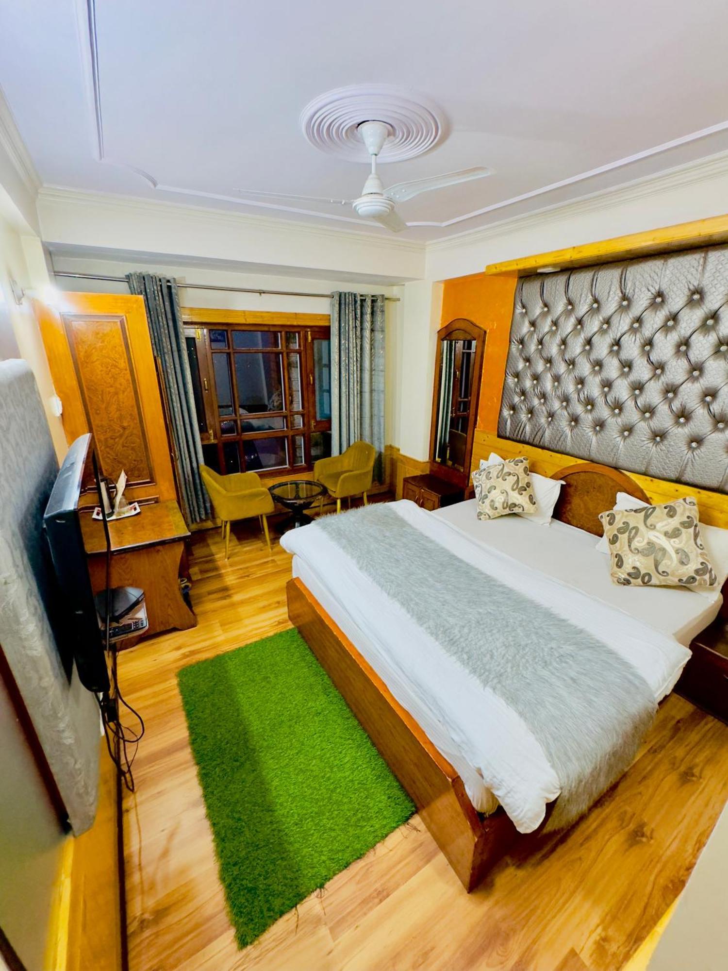 Hotel Apple Regency Шимла Екстериор снимка