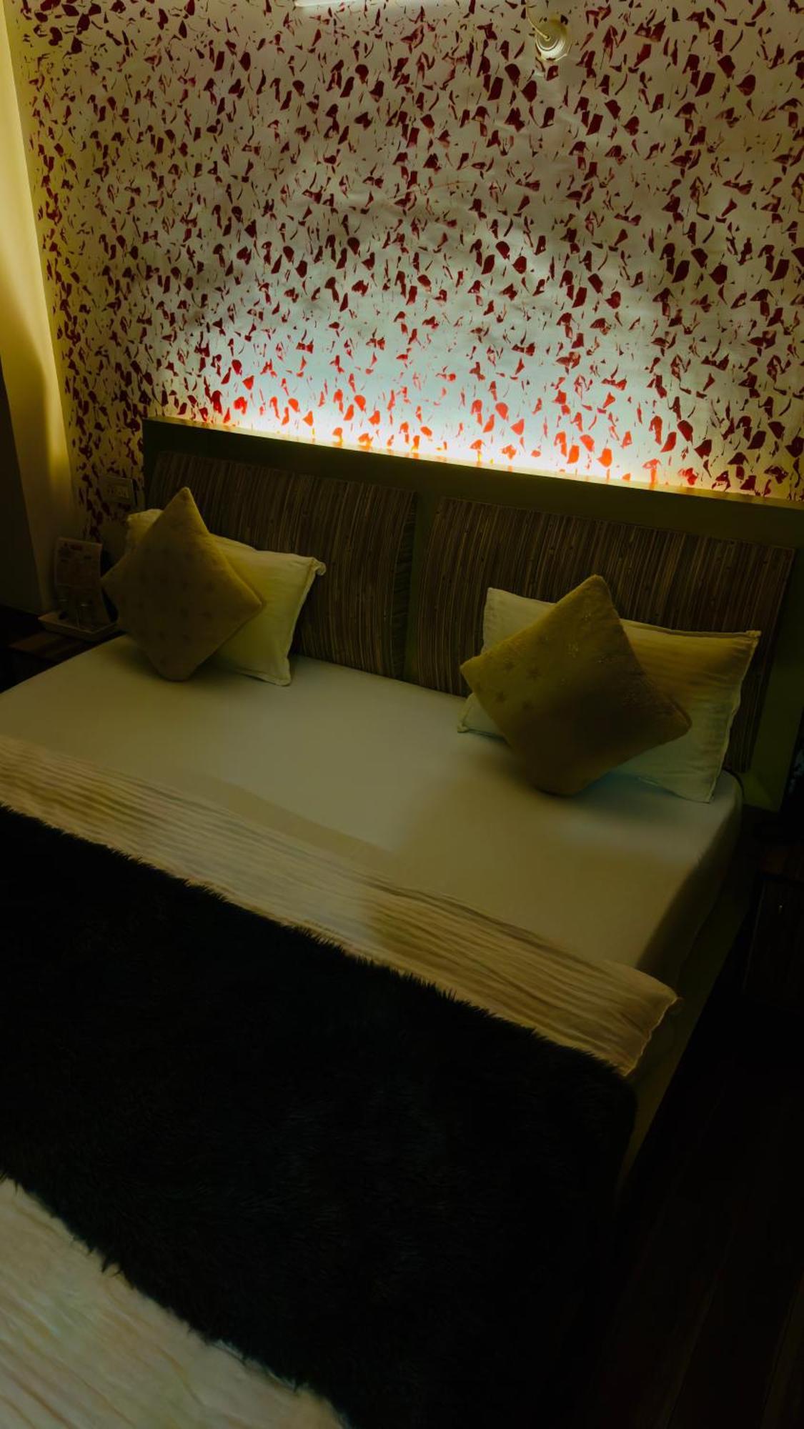 Hotel Apple Regency Шимла Екстериор снимка