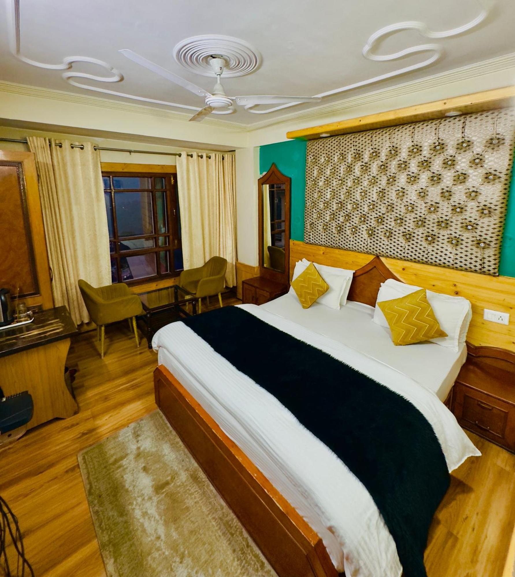 Hotel Apple Regency Шимла Екстериор снимка