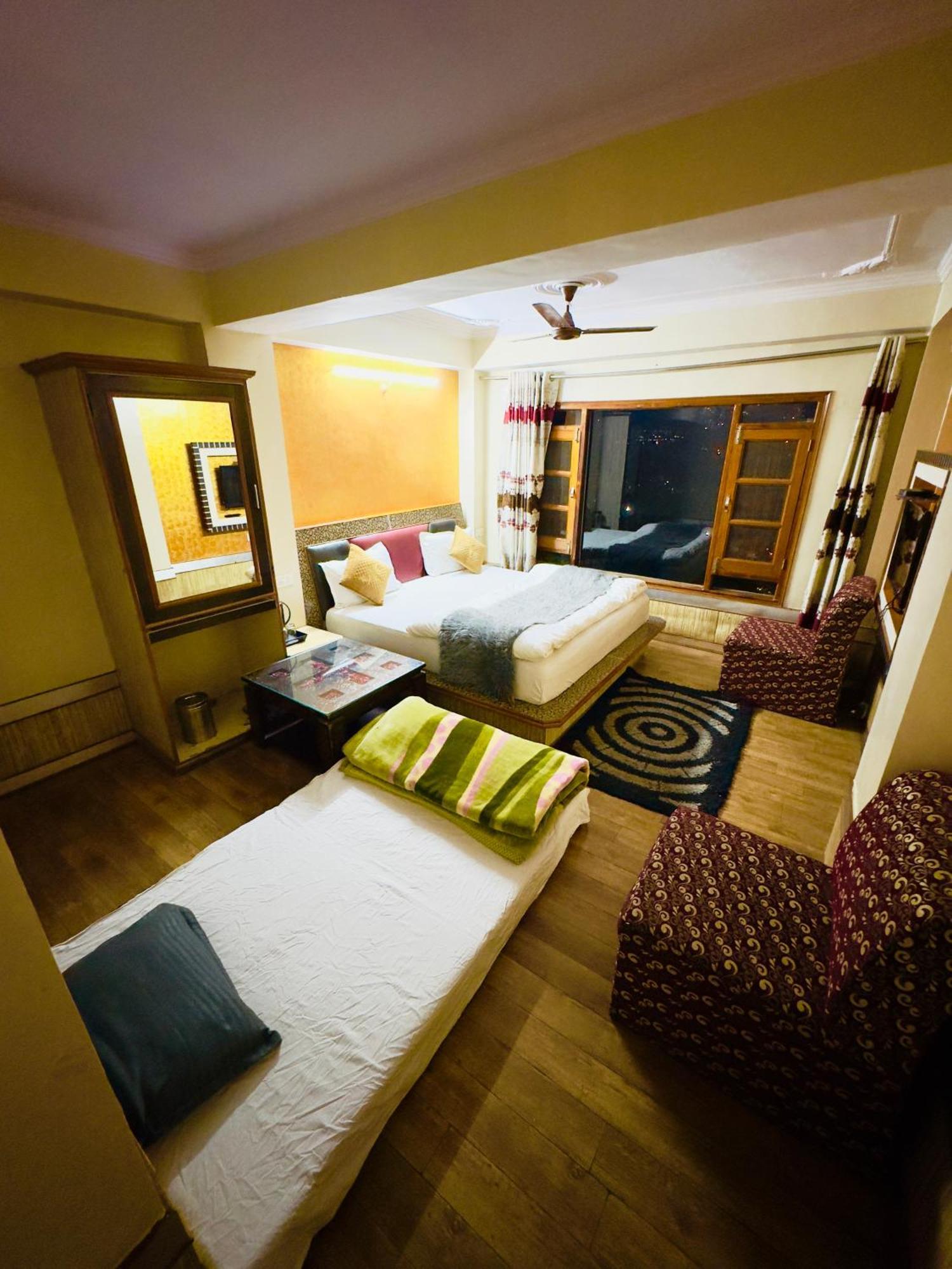 Hotel Apple Regency Шимла Екстериор снимка